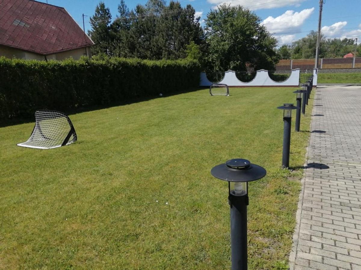 Schoenes Ferienhaus Mit Grossen Pool 250 M Vom Balaton Balatonmáriafürdő Exterior foto
