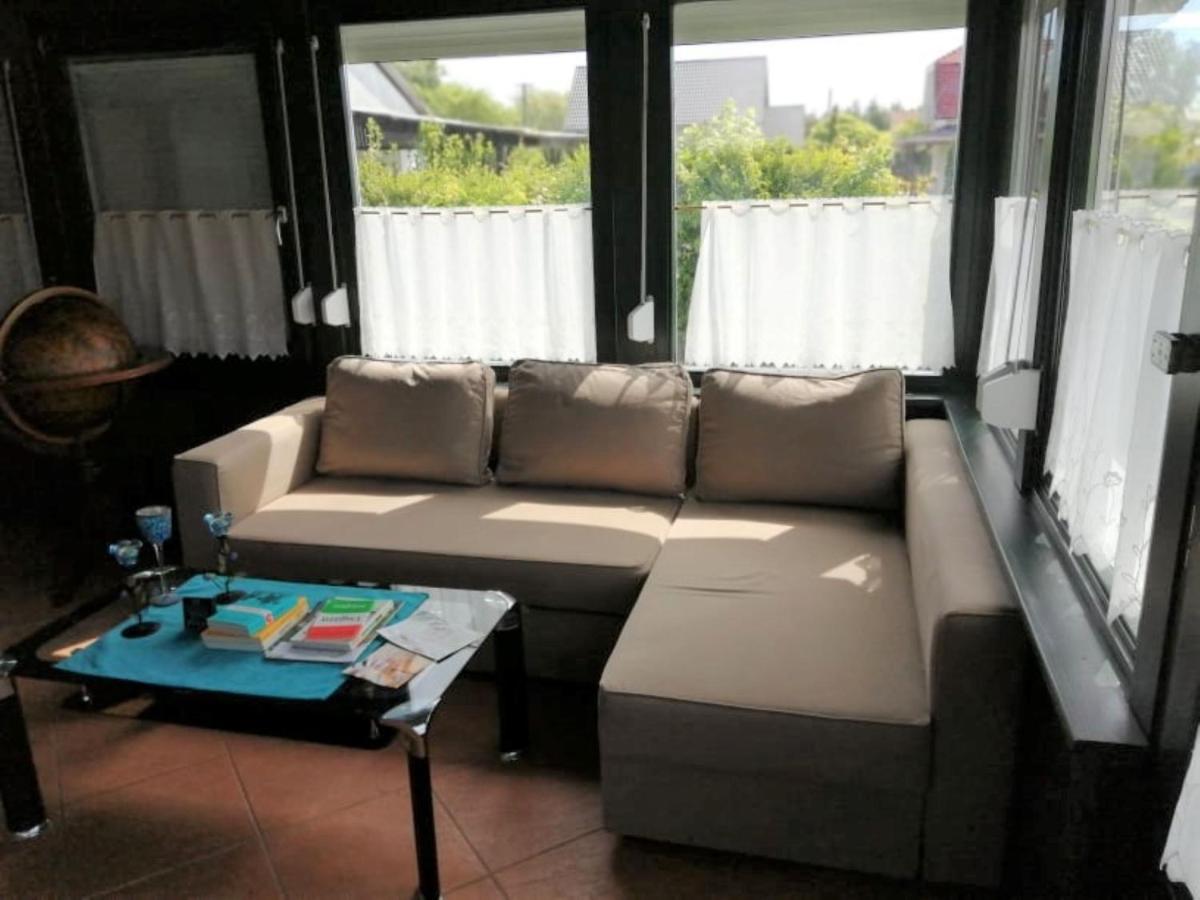 Schoenes Ferienhaus Mit Grossen Pool 250 M Vom Balaton Balatonmáriafürdő Exterior foto